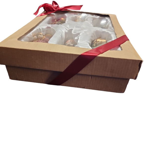 NWOPT boxed nativity 6pcs - Picture 3 of 7